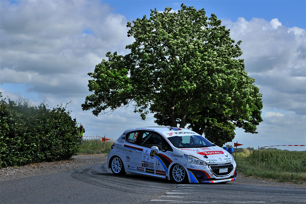 Kim Madsen og Line Lykke Jensen er blevet erklæret for vindere af 2WD-divisionen i Peugeot Rally
(Foto: rallypics.dk)